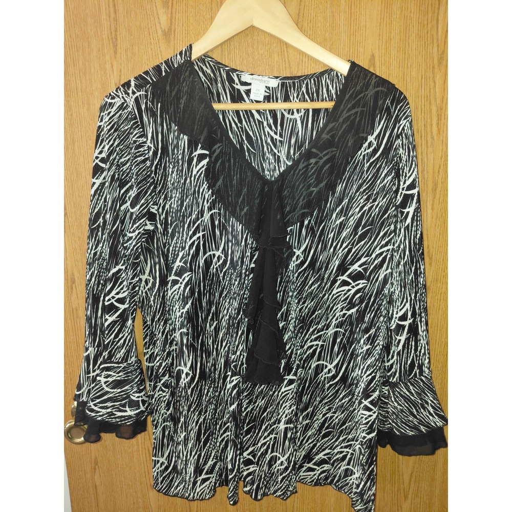 Dressbarn Woman Black White Abstract Print Ruffle V-Neck Bell Sleeve Blouse 2X